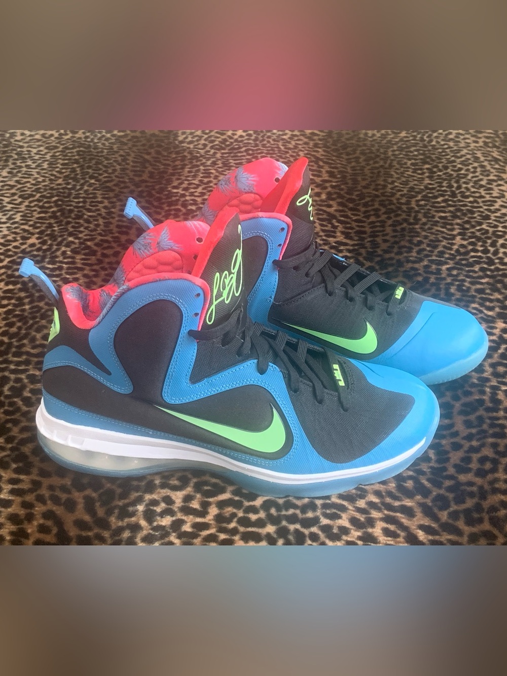 Nike
